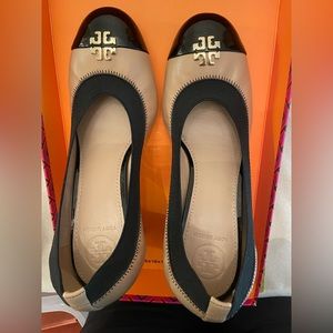 Tory Burch beige/black Jolie pumps